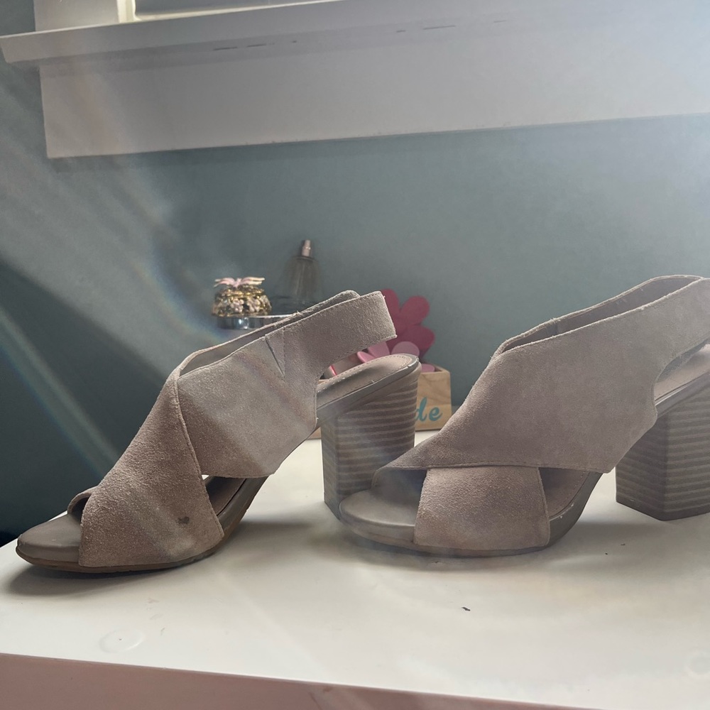 REACTION kenneth cole heels